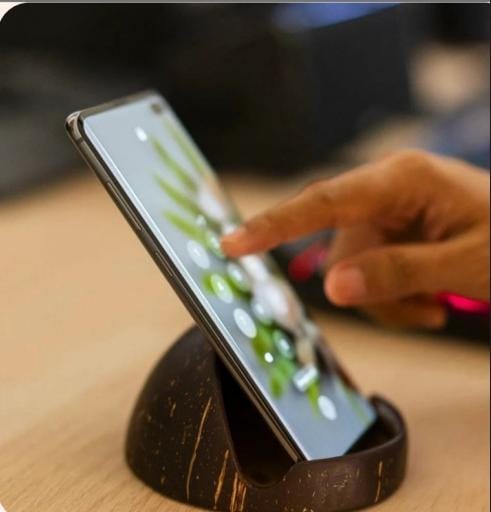 Mobile Holder - Made with Coconut Shell
